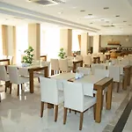 Mom Hotel