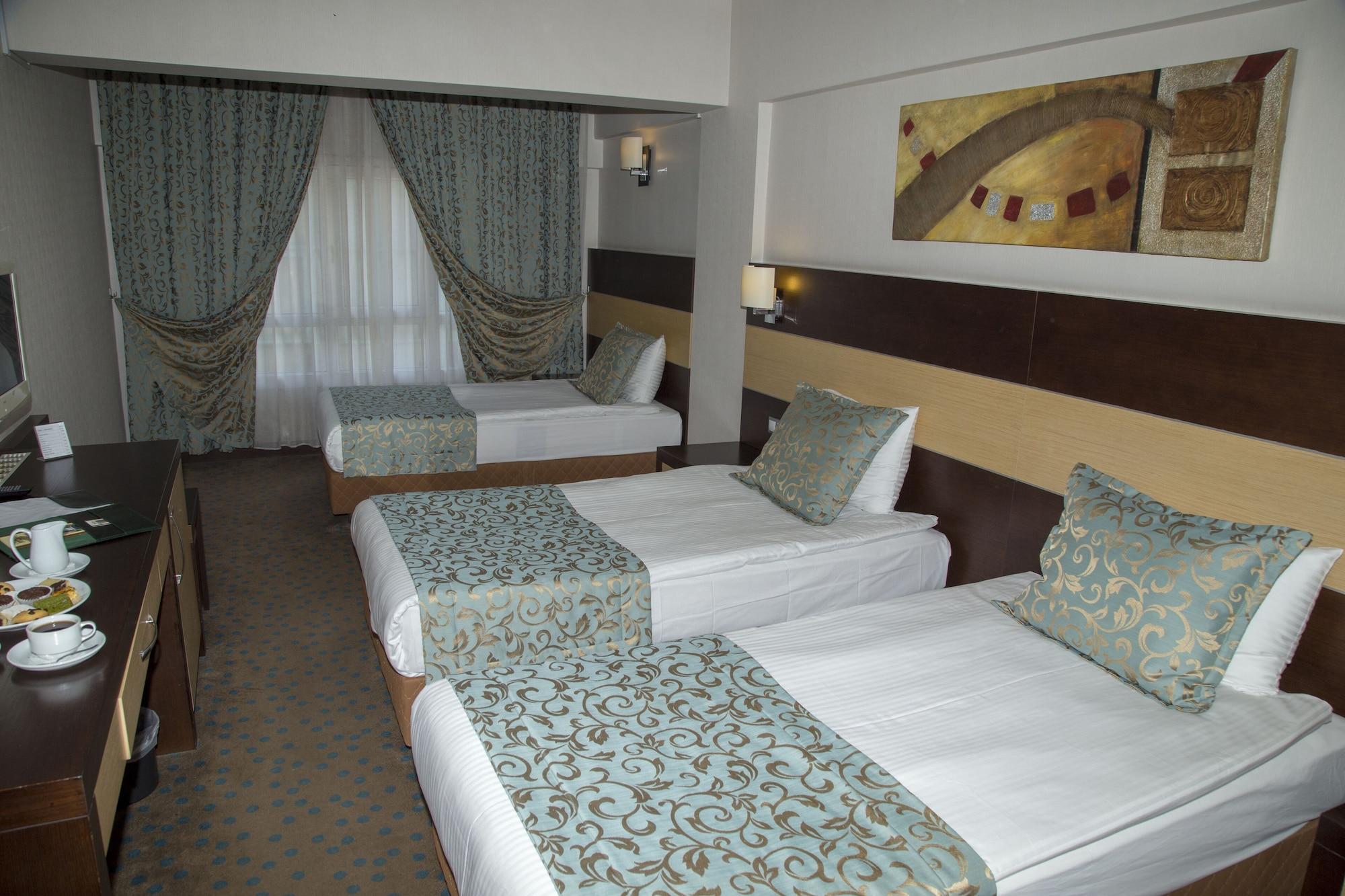 Hotel Mom İzmir