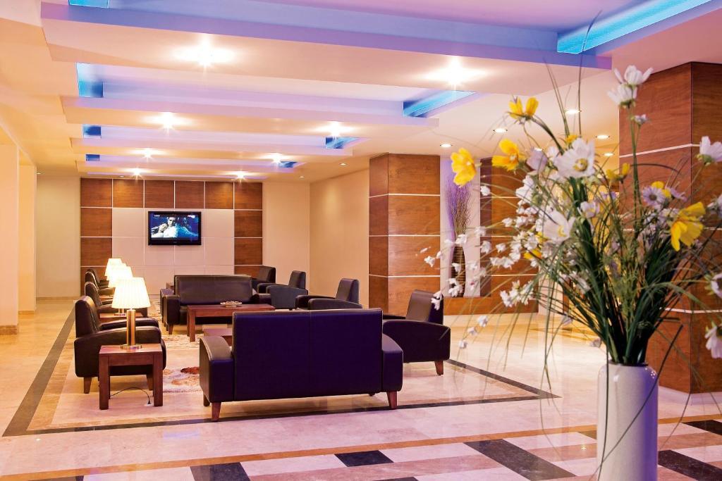 Mom Hotel 4*