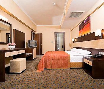 Mom 4* İzmir