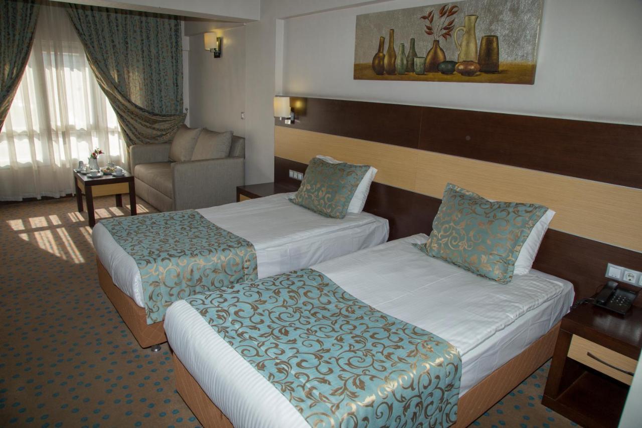 Mom Hotel