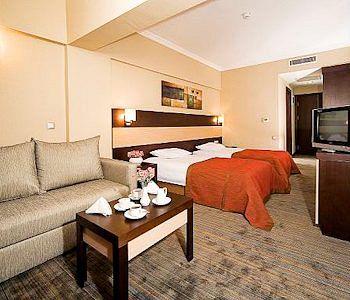 Mom Hotel 4*